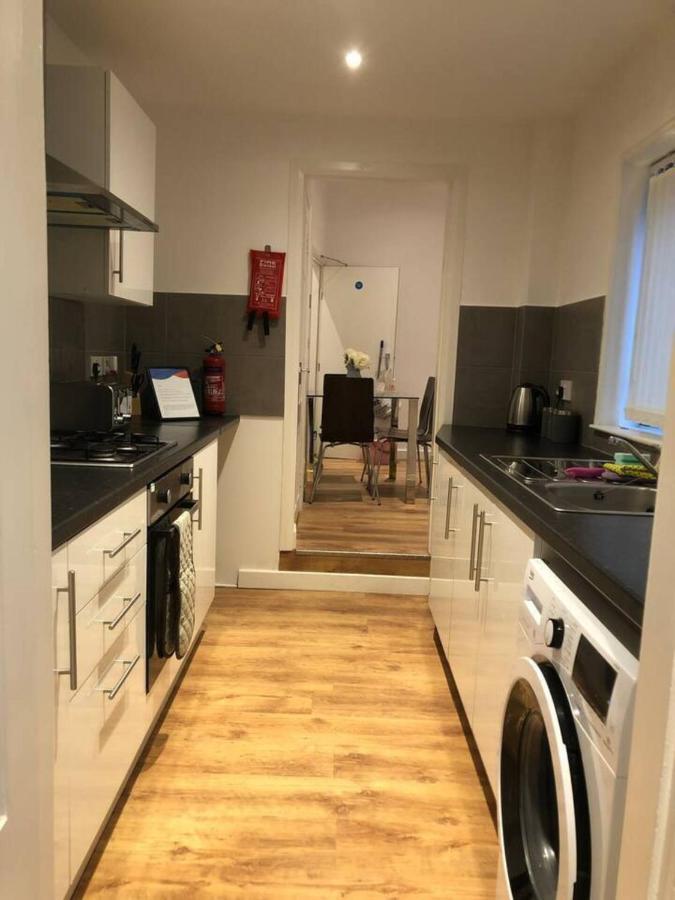 ליברפול Lovely 4-Bed House In Anfield All En-Suite מראה חיצוני תמונה