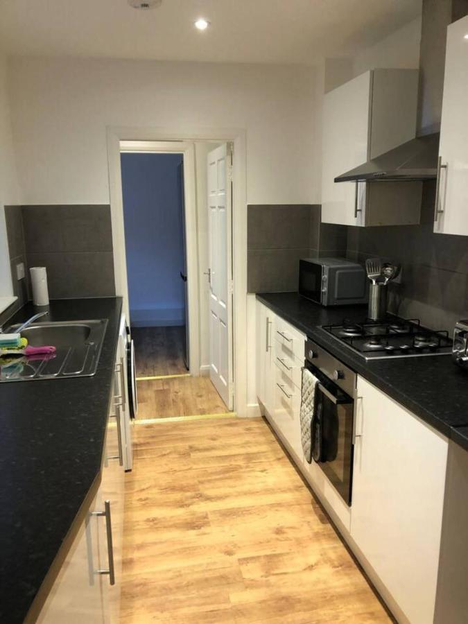 ליברפול Lovely 4-Bed House In Anfield All En-Suite מראה חיצוני תמונה